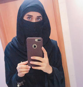 Meet your Posher, Madina